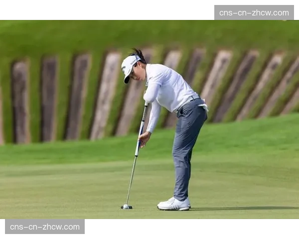 美国大师赛首轮:业余球员张志磊爆冷交出-6杆,与霍马并列领先 美国大师赛首轮:业余球员张志磊爆冷交出-6杆,与霍马并列领先